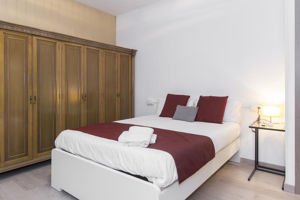 Brustar Sagrada Familia Hotel Barcelona Exterior foto